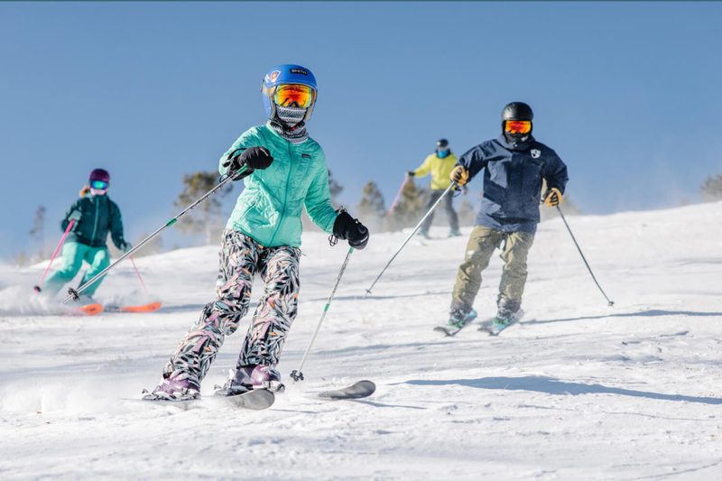 Lyžiari v stredisku Ski Žiarce